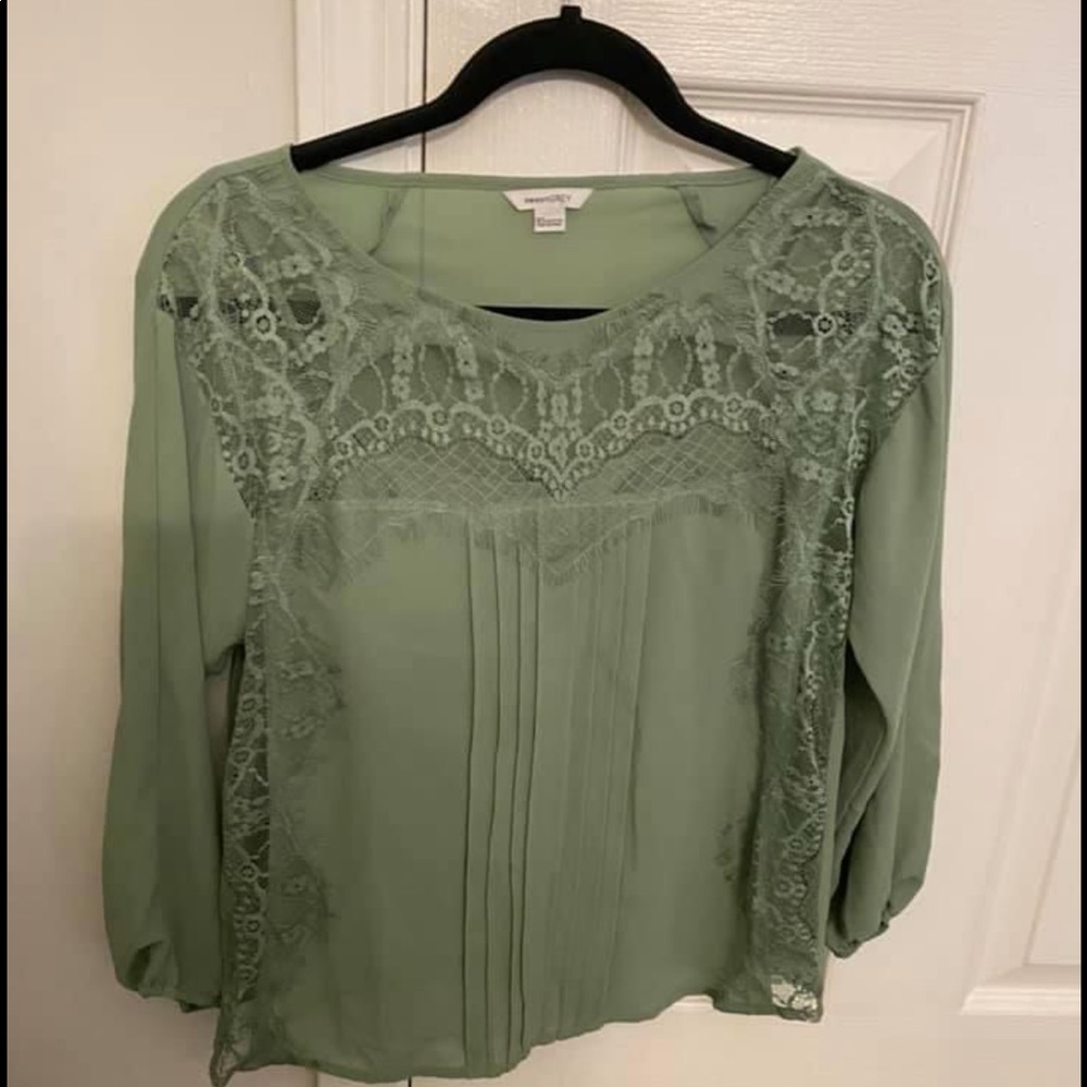 Green long sleeved lacy top